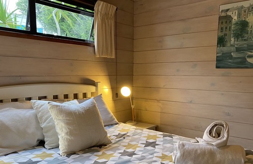 Red Beach House | Red Beach seaviews, close to beach. Pet friendly.