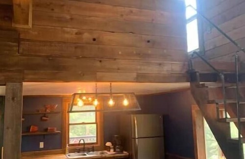 Bellville Apartment | Red Bend cabin overlooking the river with hot tub.