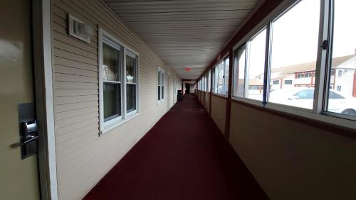 West Springfield Hotel | Red Carpet Inn West Springfield