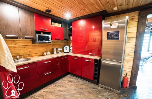 Ostroshitsy Other | Red Cat H. is perfect for holidays in the nature near Minsk & skiing in Silichi.