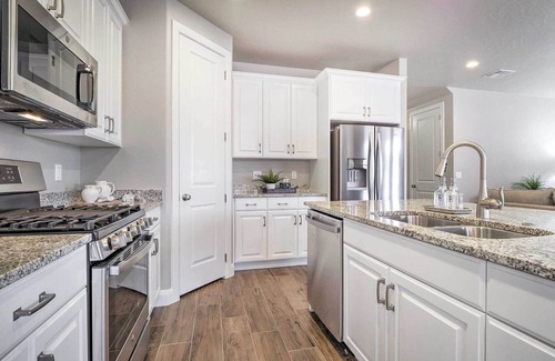 Washington House | Red Cliff Views & Community Perks: Utah Townhome