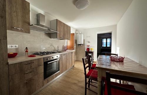 Lucoli House | Red Cottage-Campo Felice