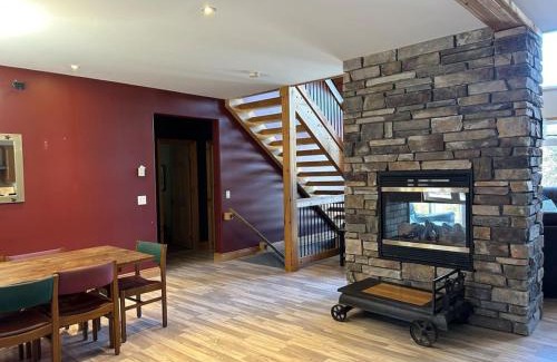 Kearney House | Red Devil Six Bedroom Cottage Private Beach