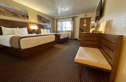 Tusayan Hotel | Red Feather Lodge