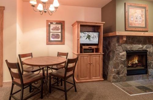 River Run Hotel | Red Hawk Lodge 2200