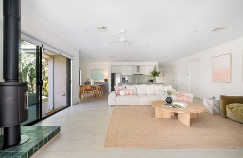 Red Hill South House | Red Hill Retreat - Pool Table, Wineries