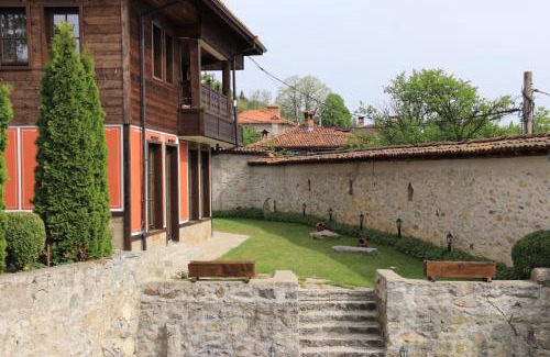 Koprivshtitsa House | Red House