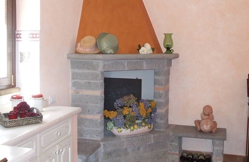 Castel Cellesi Villa | Red House/casa Rossa - Near Civita Di Bagnoregio