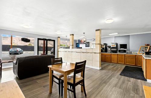 Yakima Hotel | Red Lion Inn & Suites Yakima
