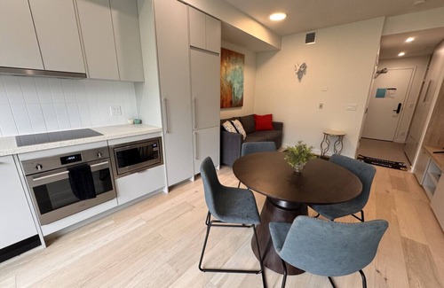 Rossland Apartment | RED Mountain Comfort Suite