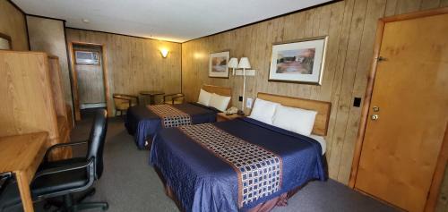 Catskill Hotel | Red Ranch Inn