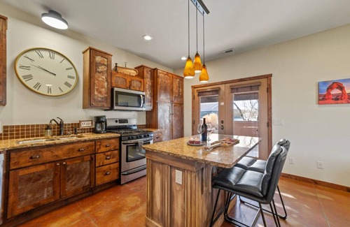 Moab South Valley Apartment | Red Rock Oasis I Large Patio I Pool & Hot Tub I Views