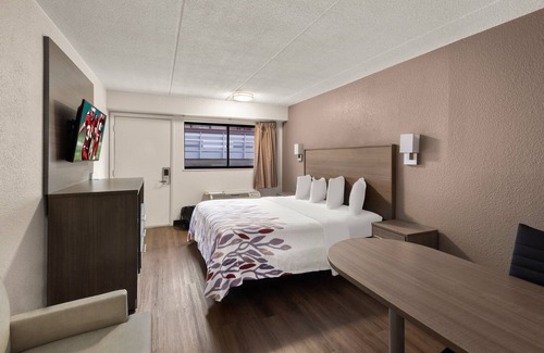 Johnson City Hotel | Red Roof Inn Binghamton - Johnson City