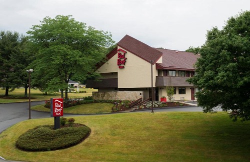 Southborough Hotel | Red Roof Inn Boston - Southborough/Worcester