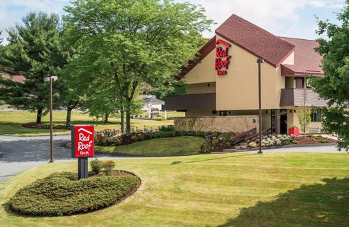 Southborough Hotel | Red Roof Inn Boston - Southborough/Worcester