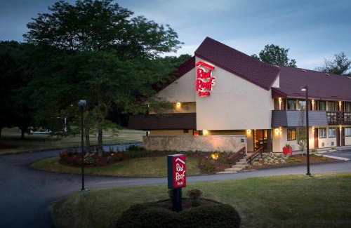 Southborough Hotel | Red Roof Inn Boston - Southborough/Worcester