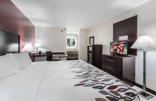 Cadiz Hotel | Red Roof Inn Cadiz