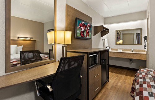 Independence Hotel | Red Roof Inn Cleveland - Independence