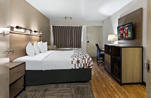 Independence Hotel | Red Roof Inn Cleveland - Independence