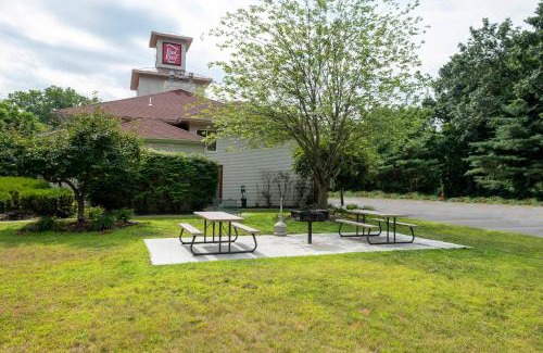 Clifton Park Hotel | Red Roof Inn Clifton Park