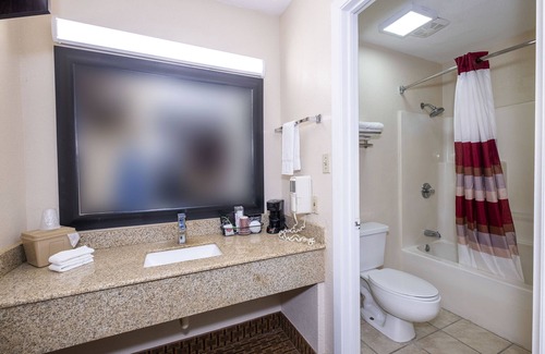 Muscle Shoals Hotel | Red Roof Inn Muscle Shoals