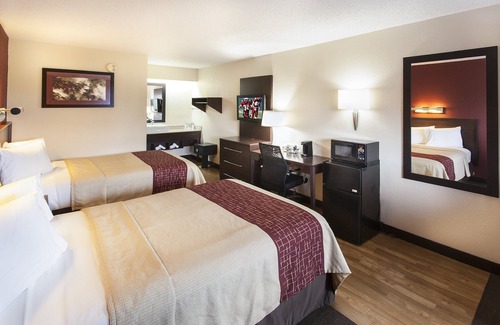 Essington Hotel | Red Roof Inn PLUS+ Philadelphia Airport