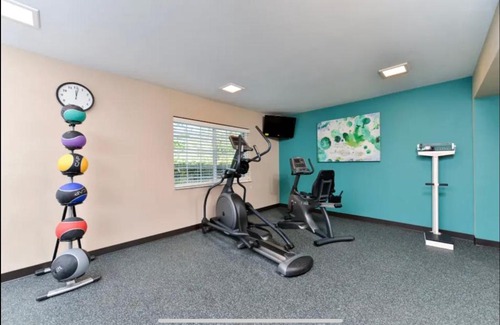 Terrace Park Hotel | Red Roof Inn PLUS & Suites Tampa