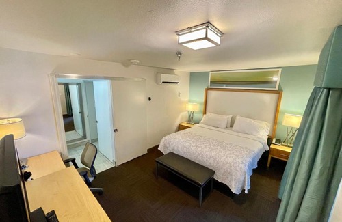 Terrace Park Hotel | Red Roof Inn PLUS & Suites Tampa