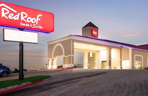 Manor Hotel | Red Roof Inn & Suites Austin East - Manor