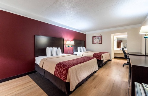 Clinton Hotel | Red Roof Inn & Suites Clinton, TN