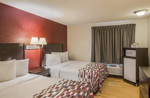 Florida Panhandle Hotel | Red Roof Inn & Suites Pensacola East - Milton