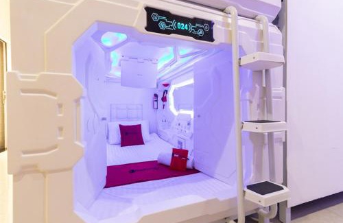 Medan Hostel | RedDoorz Hostel @ Capsule Inn Medan