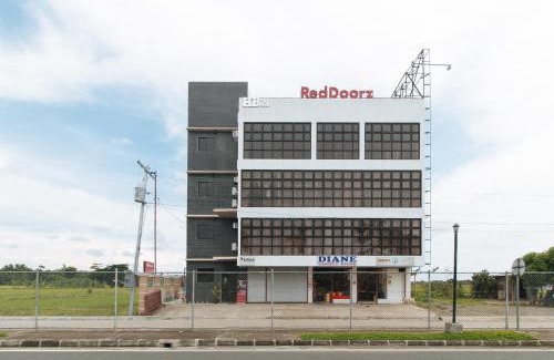 Cabatuan Hotel | RedDoorz Near Iloilo International Airport
