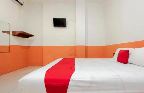 Manado City Centre Hotel | RedDoorz Near Jalan Jendral Sudirman