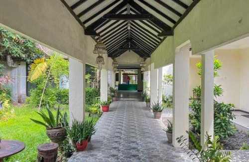 Lumajang Hotel | RedDoorz near Stadion Semeru Lumajang Jawa Timur