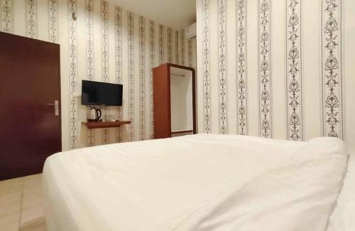 Medan Hotel | RedDoorz Plus @ Jalan Letda Sujono Medan 2