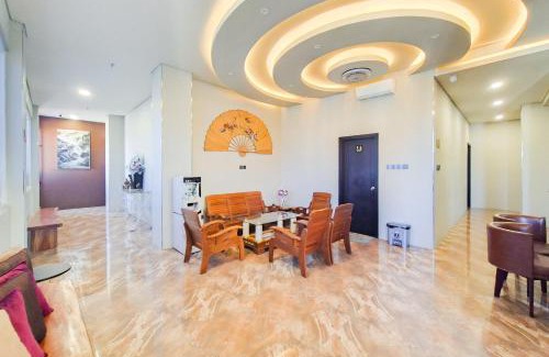 Padang Hotel | RedDoorz Plus Syariah at Lotus Residence