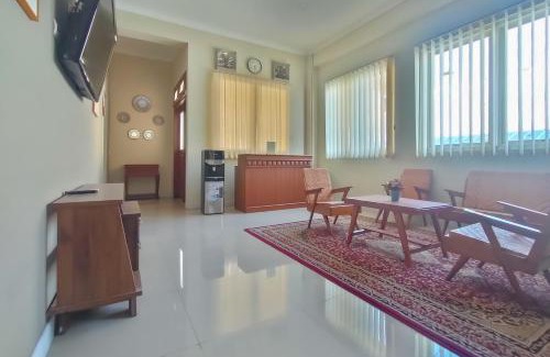 Hargomulyo Hotel | RedDoorz Syariah at Innap Guest House Alun Alun Sragen