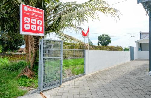 Sleman Hotel | RedDoorz Syariah at Joa Homestay Goodean Sleman Yogyakarta