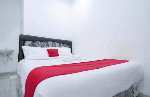 Pancawati Hotel | RedDoorz Syariah near Exit Toll Puncak