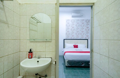 Pancawati Hotel | RedDoorz Syariah near Exit Toll Puncak
