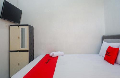 Surakarta Hotel | RedDoorz Syariah near Universitas Slamet Riyadi Solo