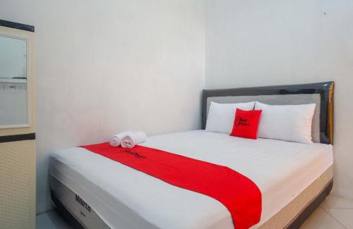 Surakarta Hotel | RedDoorz Syariah near Universitas Slamet Riyadi Solo