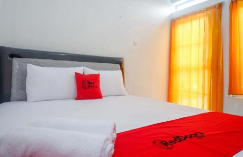 Surakarta Hotel | RedDoorz Syariah near Universitas Slamet Riyadi Solo