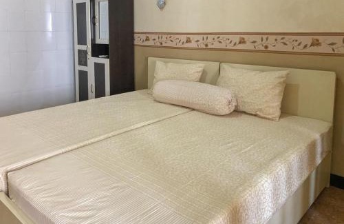 Madiun Hotel | RedDoorz Syariah near Pasar Sleko Madiun