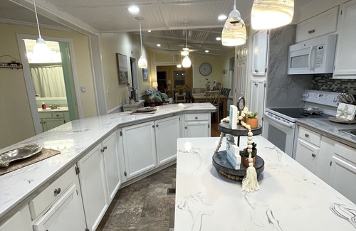 Garden City House | Redecorated 3 Bed ,2 Bath ,Sofa bed Outdoor shower Come relax at our beach house