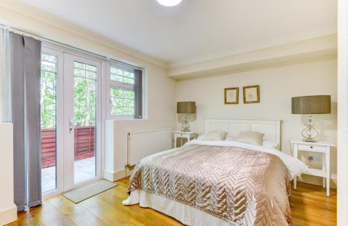 Redhill Apartment | Redhill town centre apartment by Livingo