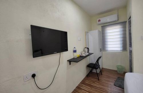 Kampung Penarik Hotel | Reds Roomstay Pantai Penarik 2