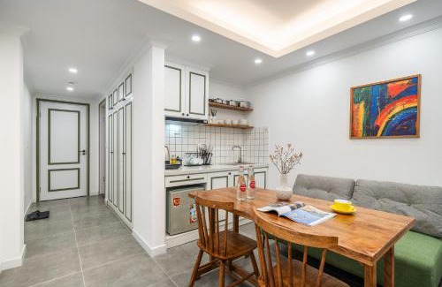 Hai Ba Trung Apartment | REDSUN Building with POOL