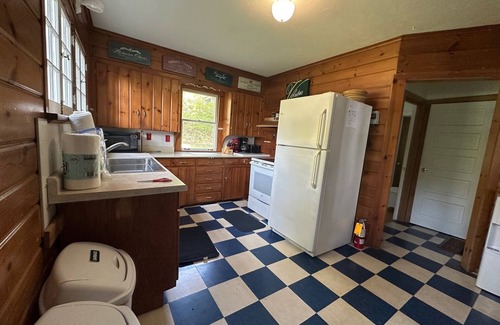 Egg Harbor Cottage | Reduced rates!Classic true waterfront Door Cty,private,sleeps 12, dog friendly